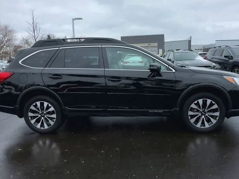 Used 2017 Subaru Outback 2.5i Limited image 9