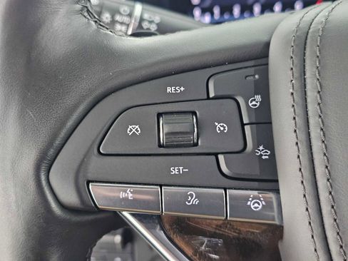 Used 2024 Cadillac Escalade ESV Premium Luxury Platinum AWD/4WD image 40