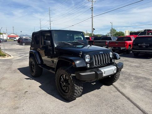 Used 2015 Jeep Wrangler Sahara image 3