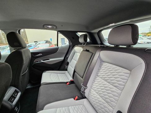 Used 2019 Chevrolet Equinox LS image 34