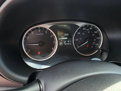 Used 2019 Nissan Kicks S FWD image 16