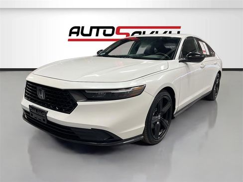 Used 2025 Honda Accord Sport image 3