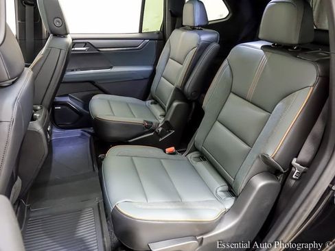 New 2026 GMC Acadia AT4 w/ Super Cruise Package image 9