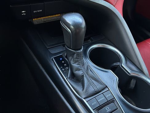 Used 2019 Toyota Camry XSE FWD image 24
