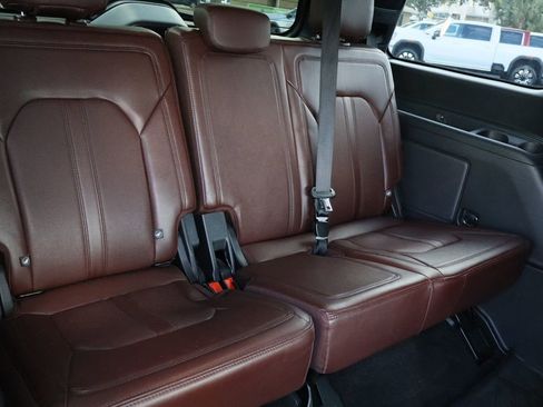 Used 2022 Ford Expedition Limited AWD/4WD image 31