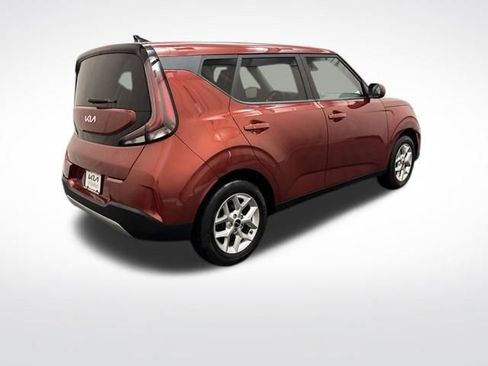 Certified 2023 Kia Soul LX w/ LX Technology Package FWD image 8