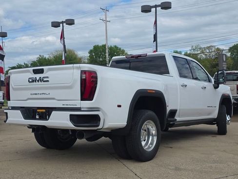 New 2026 GMC Sierra 3500 Denali Ultimate AWD/4WD image 17