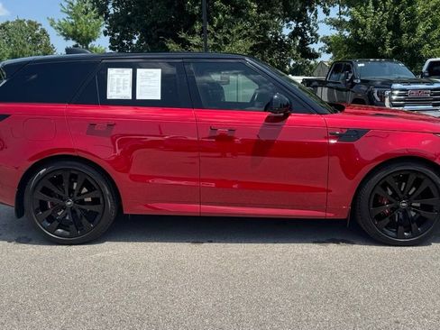Used 2023 Land Rover Range Rover Sport SE Dynamic AWD/4WD image 2