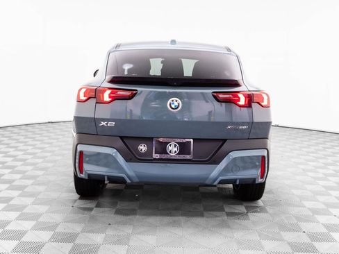 Certified 2025 BMW X2 xDrive28i w/ Premium Package image 4