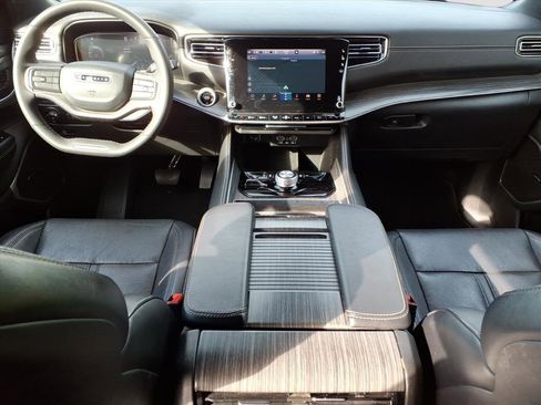 Used 2024 Jeep Wagoneer Series II w/ Flexible Seating Group image 9