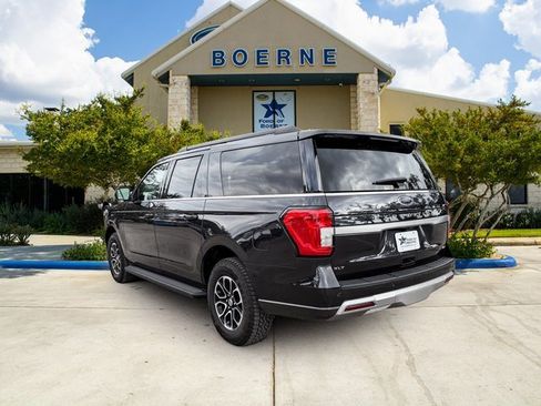 Used 2024 Ford Expedition Max XLT image 3