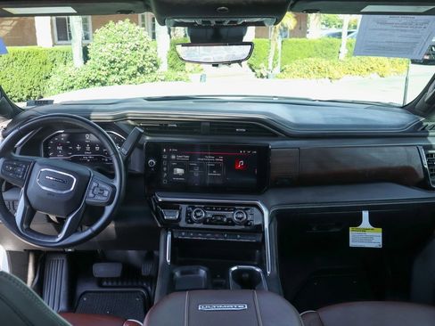 Used 2024 GMC Sierra 2500 Denali Ultimate image 29