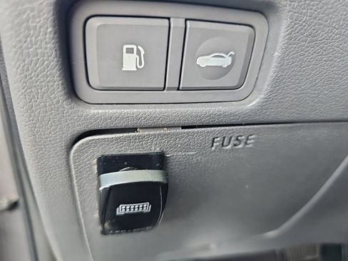 Used 2011 Hyundai Sonata SE FWD image 11