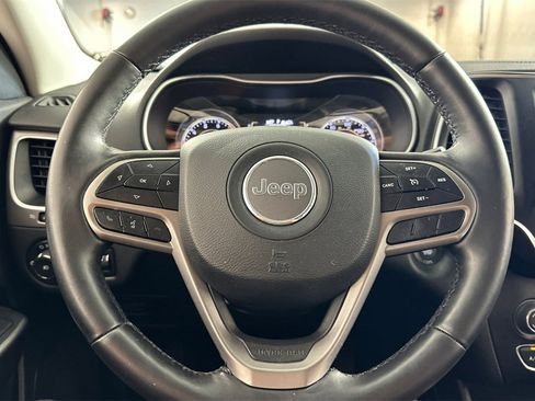 Used 2019 Jeep Cherokee Latitude Plus w/ Cold Weather Group image 26