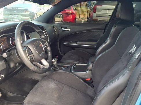 Used 2015 Dodge Charger R/T Scat Pack w/ Technology Group RWD image 24