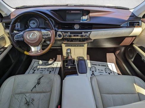 Used 2016 Lexus ES 300h image 18