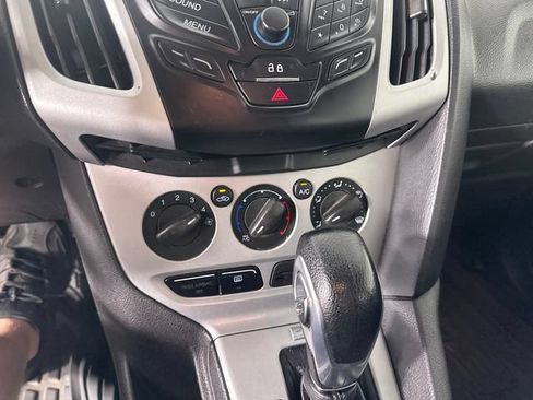 Used 2014 Ford Focus SE FWD image 28