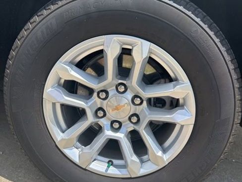 Used 2025 Chevrolet Tahoe LT AWD/4WD image 12
