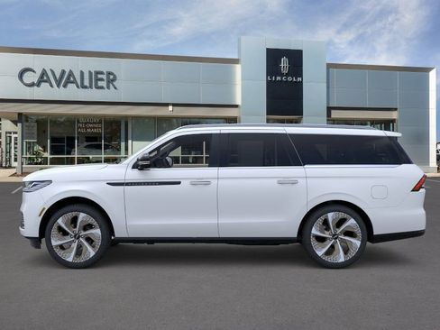 New 2026 Lincoln Navigator L Black Label AWD/4WD image 3