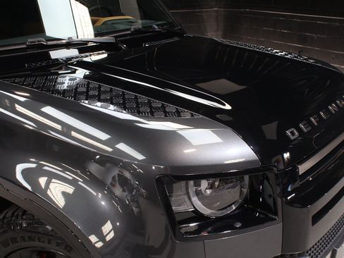 Used 2023 Land Rover Defender 110 X AWD/4WD image 12