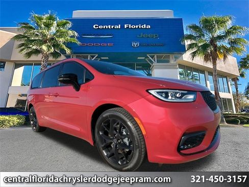 New 2026 Chrysler Pacifica Limited w/ S Appearance Package image 1