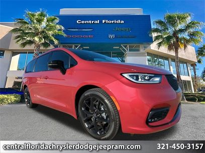 New 2026 Chrysler Pacifica Limited w/ S Appearance Package