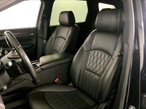 Used 2022 Buick Enclave Avenir w/ Avenir Technology Package AWD/4WD image 22
