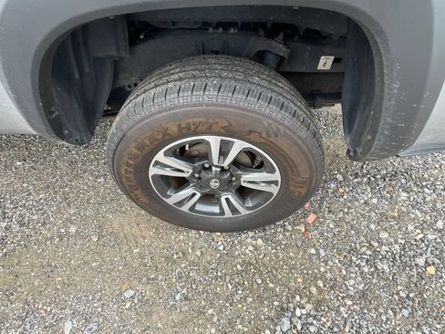 Used 2018 Toyota Tacoma TRD Sport RWD image 23