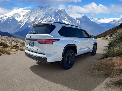 New 2026 Toyota Sequoia Platinum image 5