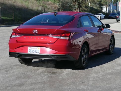 Certified 2023 Hyundai Elantra SEL image 2