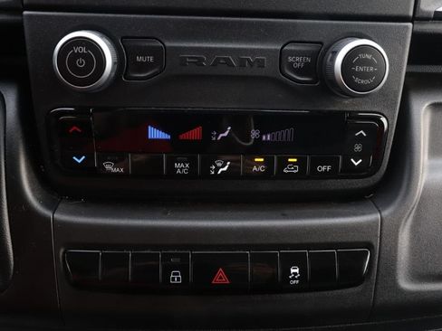 Used 2024 RAM ProMaster 2500 FWD image 16