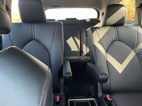 Used 2025 Toyota Grand Highlander XLE image 33