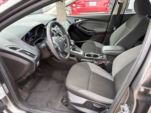 Used 2014 Ford Focus SE FWD image 17