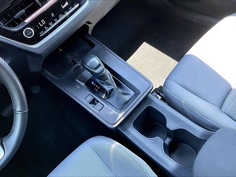 Used 2026 Toyota Corolla Cross SE image 16