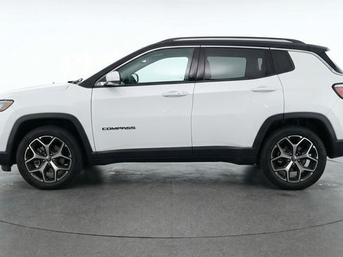 Used 2025 Jeep Compass Limited AWD/4WD image 5