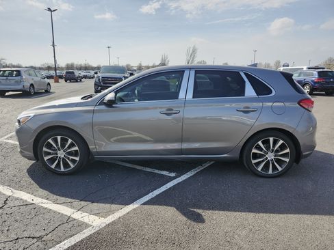 Used 2020 Hyundai Elantra GT image 5