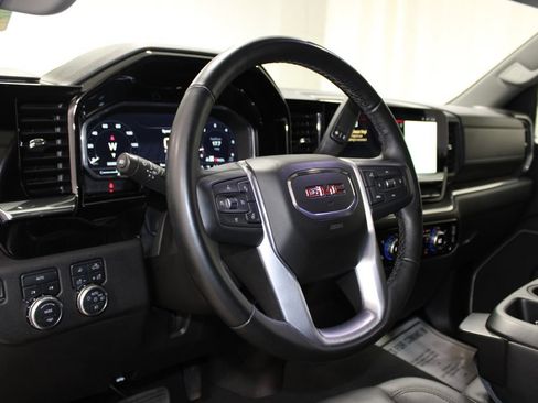 Used 2025 GMC Sierra 1500 SLT AWD/4WD image 19
