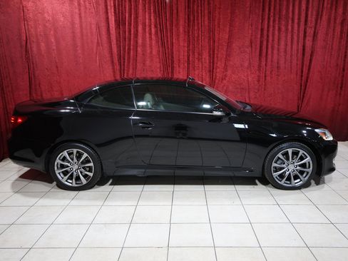 Used 2015 Lexus IS 250C w/ Navigation System Package RWD image 9
