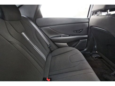 Used 2025 Hyundai Elantra SEL FWD image 12