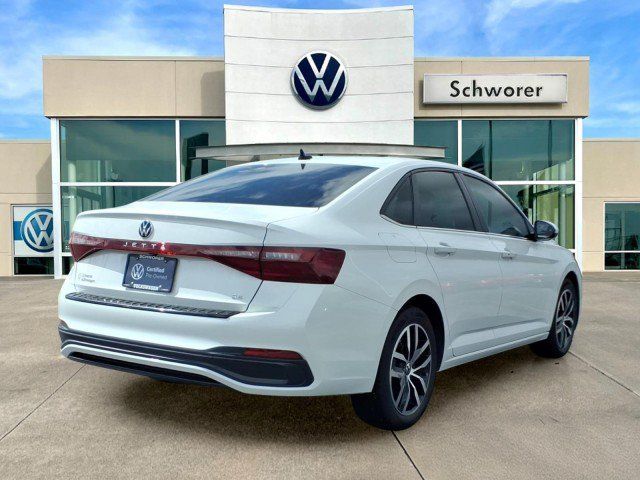Certified 2025 Volkswagen Jetta SE w/ Sunroof Package FWD image 6