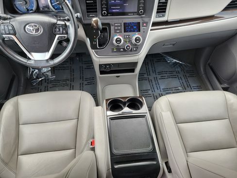 Certified 2020 Toyota Sienna XLE FWD image 15
