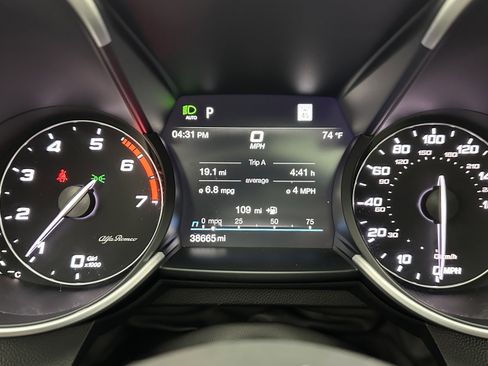 Used 2022 Alfa Romeo Giulia Veloce image 14