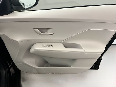 Used 2025 Hyundai Kona SEL AWD/4WD image 32