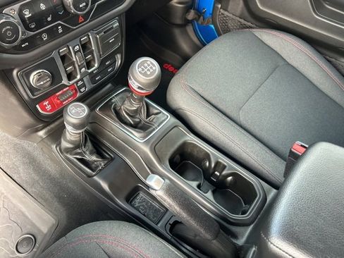 Used 2024 Jeep Gladiator Rubicon w/ Technology Group image 22