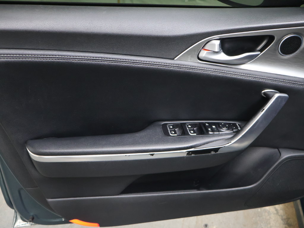 Used 2022 Kia Stinger GT1 RWD image 15