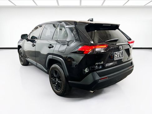 Used 2023 Toyota RAV4 LE AWD/4WD image 6