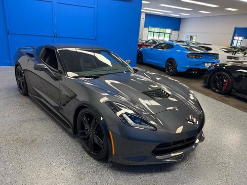 Used 2018 Chevrolet Corvette Stingray Coupe w/ Carbon Flash Badge Package RWD image 29