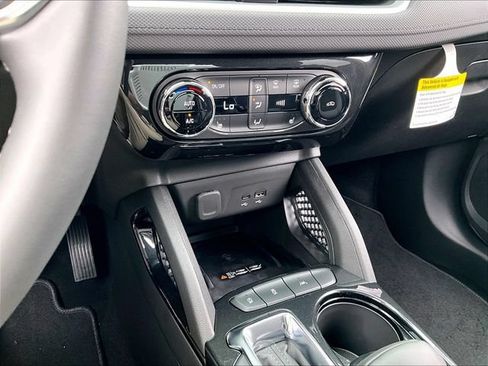 New 2026 Chevrolet TrailBlazer LT w/ Convenience Package FWD image 23