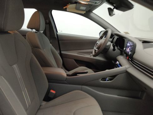 Used 2021 Hyundai Elantra SEL image 21