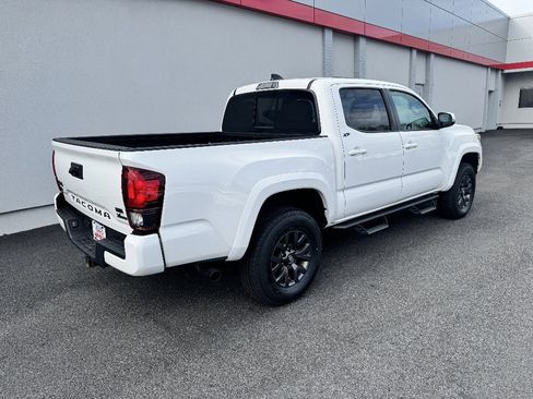 Used 2023 Toyota Tacoma SR5 w/ Technology Package AWD/4WD image 5